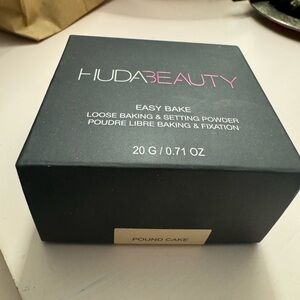 Huda beauty easy bake loose setting powder